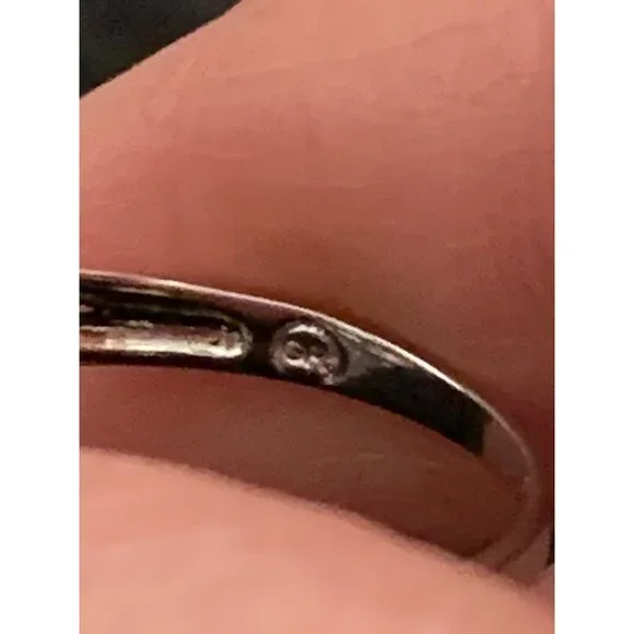 Silver Tone Ring With Clear Stones & Marcasite Accents Signed GR Size 4.5 (R83) - Picture 8 of 9